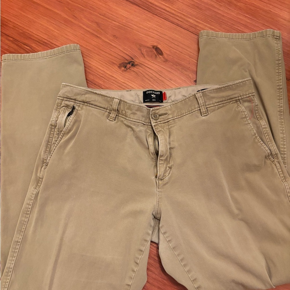 Dockers Men's Straight Fit Khaki Pants Size 36 – Waterless Technology - Picture 2 of 7